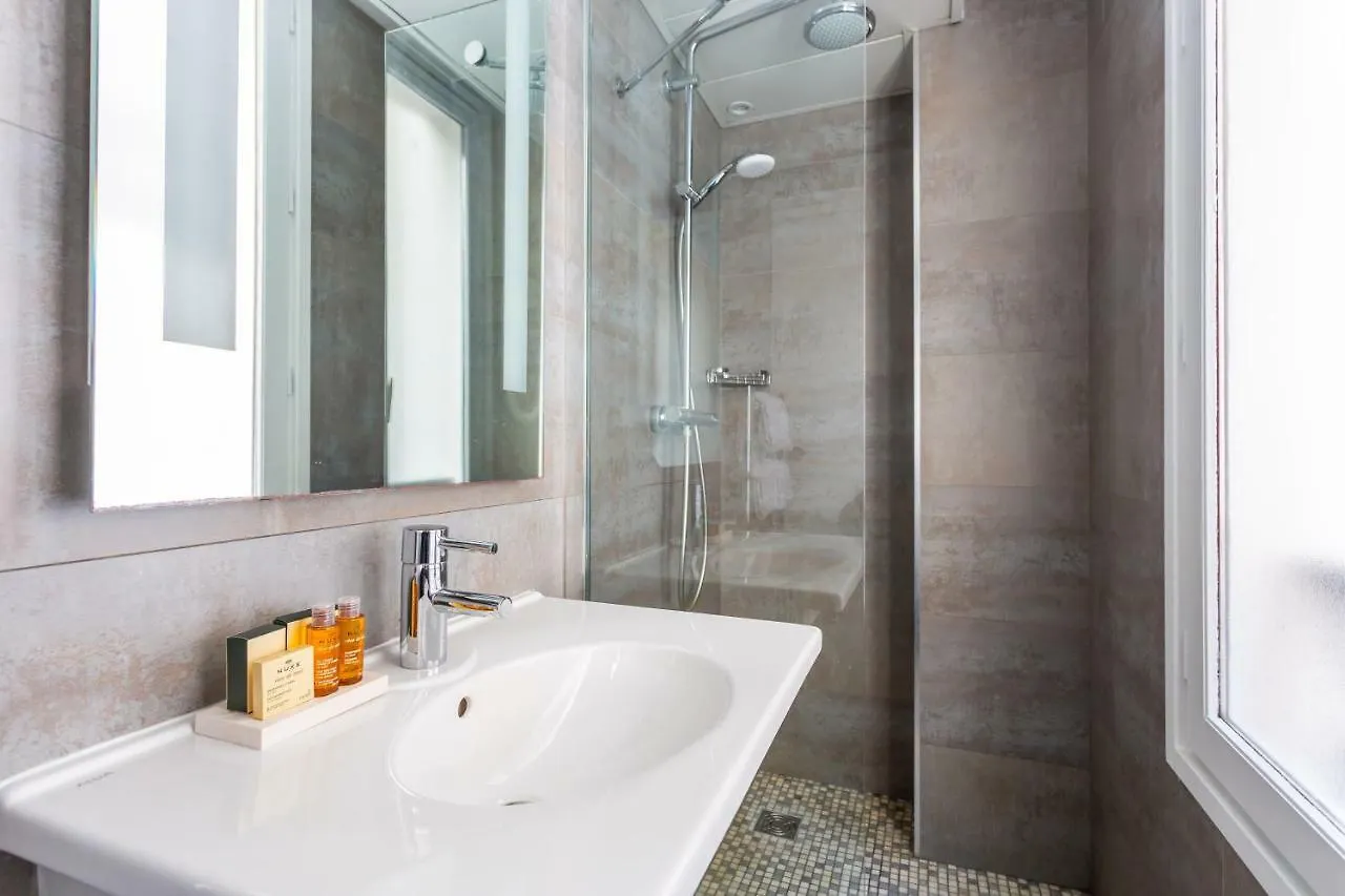 ****  Logis Hotel 15 Montparnasse Paris France