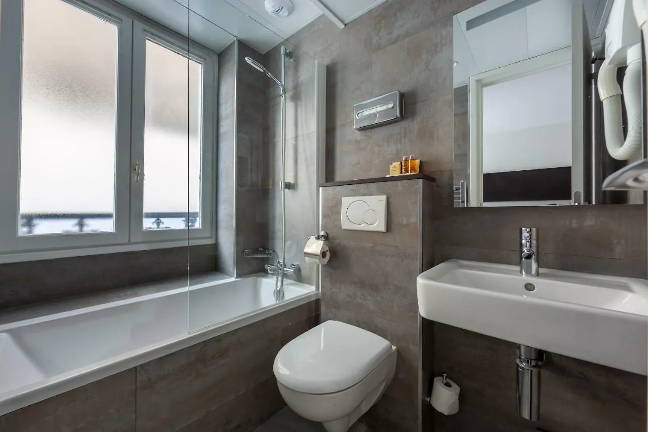 Logis Hotel 15 Montparnasse Paris France