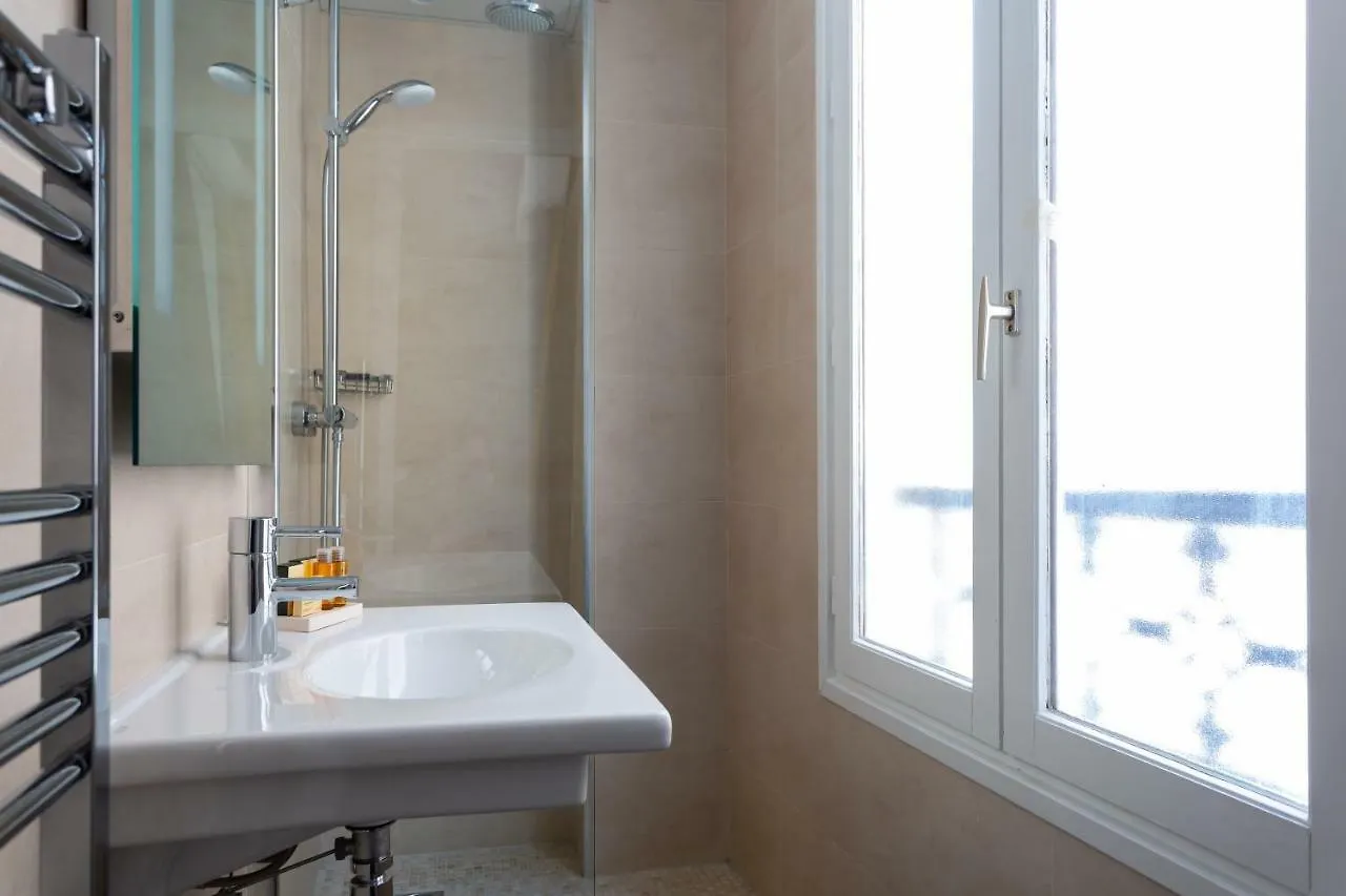 Logis Hotel 15 Montparnasse Париж